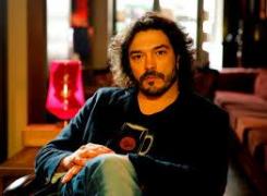 Liderul trupei Viţa de Vie Adrian Despot, rănit în incendiul din Colectiv: Starea cântăreţului este bună