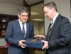 Ministrul  afacerilor interne, Gabriel Oprea, s-a întâlnit astăzi cu şeful Administrației Antidrog din SUA