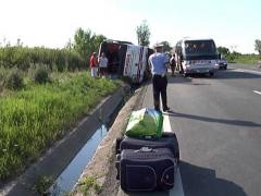 ACCIDENT la Băile Herculane. Un autocar s-a răsturnat: Şase răniţi, între care şi un copil