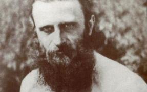 Părintele Arsenie Boca despre post: „Nu mănânci carne de porc, dar carne de om mănânci!”