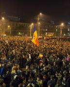 Strada are un cuvânt de spus! Iohannis: "Voi chema la consultări și societatea civilă!"