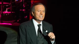 Colectiv: Julio Iglesias este alături de români! Mesajul transmis de celebrul cântăreţ