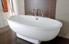 Curăţă RAPID cada pătată! Ingredientele din bucătărie care o fac ca nouă