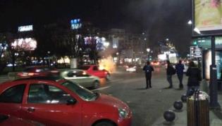 O mașină a luat foc în mers, în centrul Capitalei