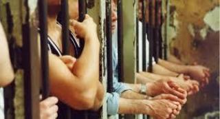 Mai mulţi deţinuţi de la Penitenciarul Craiova, cercetaţi după ce au distrus mobilierul din celulă