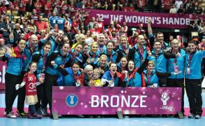 Handbalistele noastre campioane au fost premiate la Guvern