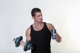 Faci sport? Existe șanse mari să cazi în patima băuturii! Specialiștii au dovedit!