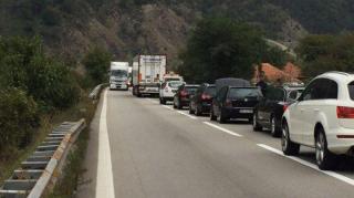 Traficul pe Valea Oltului este complet blocat, în urma unui accident