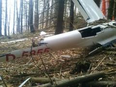 Planorul prăbuşit în Masivul Postăvarul, greu de coborât de pe munte