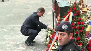 Premierul britanic a depus o coroană de flori în fața clubului Colectiv