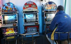 Eşti pasionat de PĂCĂNELE? Autorităţile au făcut anunţul! Iată tot ce trebuie să ştii