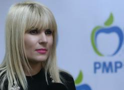 Elena Udrea, de după gratii: "Oamenilor politici le tremură genunchii"