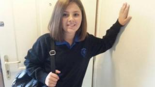 Părinții s-au gândit că este însărcinată, însă doctorii le-au dat o VESTE ȘOCANTĂ