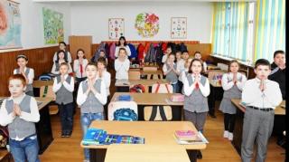 Înscrierea la ora de religie în şcoli, subiect de discuţie în Comisia pentru Învăţământ a Camerei