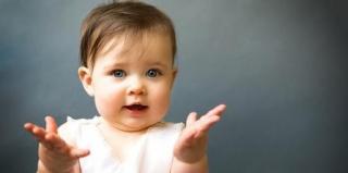 Marea Britanie este prima națiune care legalizează conceperea copiilor cu trei părinți