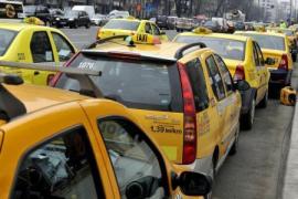 Transportatorii și taximetriștii independenți protestează, joi, în fața Primăriei Capitalei