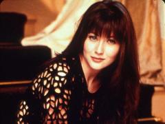 FOTO! Nu ai cum să o uiţi pe BRENDA din "Beverly Hills 90210"! Acum este de nerecunoscut