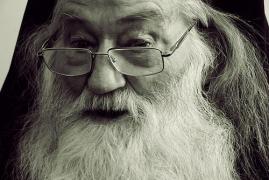 Creştinii sunt ÎNMĂRMURIŢI! MIRACOL la mormântul părintelui Iustin Pârvu