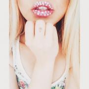 FOTO! Noua PĂPUŞĂ BARBIE umană este româncă! Nu are nicio operaţie estetică