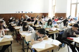 Simularea examenului de bacalaureat începe luni cu proba scrisă de Limba şi literatura română