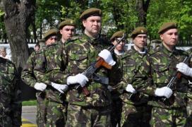 Parlamentul Lituaniei a votat reintroducerea serviciului militar obligatoriu