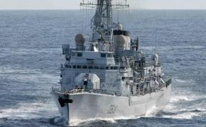 Marina rusă supraveghează fregata franceză La Fayette în Marea Neagră