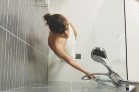 Cei care își achită facturile NU POT RĂMÂNE FĂRĂ APĂ CALDĂ!