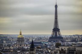 12 zboruri de drone au fost semnalate la Paris în noaptea de marți spre miercuri