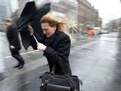 Cod galben de intensificări de vânt pentru Capitală și cinci județe din sudul țării