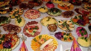 Obișnuiești să MĂNÂNCI SEARA? NU ai idee cât de periculos este pentru organism!