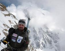Nou cutremur în Nepal: Alpinistul român Alex Găvan a anunțat că replica a declanșat trei avalanșe