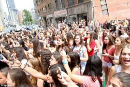 Schimbare majoră pentru tineri! Ce NU mai au voie să facă ca urmare a deciziei Senatului