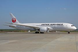 Un avion al companiei Japan Airlines a aterizat de urgență la Tokyo după oprirea unui motor