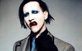 Rockerul Marilyn Manson, agresat într-un restaurant