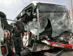 Tragedie în Bangladesh! Zeci de morţi, în urma unui accident de autocar