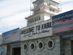 Explozia de lângă aeroportul din Kabul, atentat sinucigaș care viza un convoi NATO