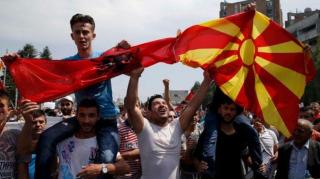 Macedonia: Opoziția își continuă protestele, puterea își cheamă susținătorii în stradă