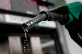 Şoferi, atenţie mare! Se ieftinesc carburanţii