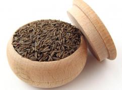 Nici nu ţi-ai fi închipuit! Ce se întâmplă cu organismul tău dacă BEI ceai de CHIMEN în fiecare zi