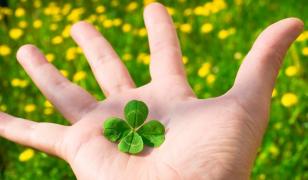 Nimeni nu mai e ca ele! Cele mai NOROCOASE ZODII din luna IUNIE