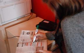 Directoarea unei şcoli, demisă după ce pe site-ul unităţii au apărut anunţuri erotice