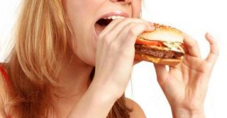 Cum îți salvezi VIAȚA atunci când te îneci cu mâncare și ești SINGUR(Ă)