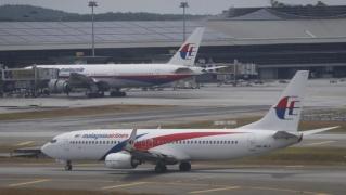 Un avion al Malaysia Airlines a aterizat de urgență în Australia