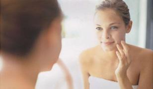 Uită de CICATRICILE de pe ten cu o cremă făcută în casă! Iată cum se prepară