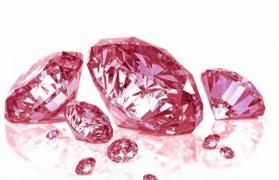 Diamante roşii şi roz foarte rare, puse în curând în vânzare