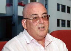 Inedit! Un arab scrie poezii în română!