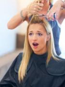 Nu e tocmai ce ți-ai dorit? Cum poți repara rapid o TUNSOARE GREȘITĂ după ce vii de la coafor