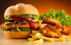 Consumul de fructe și legume crește apetitul pentru junk food