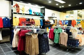 Porţi HAINELE imediat ce le cumperi? Mare greşeală! Iată de ce