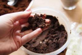 Arunci ZAŢUL DE LA CAFEA? Când o să afli la ce poate fi folosit o să îţi pară rău